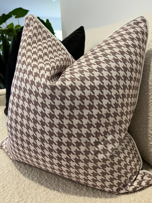 Caramel Beige Houndstooth Cover